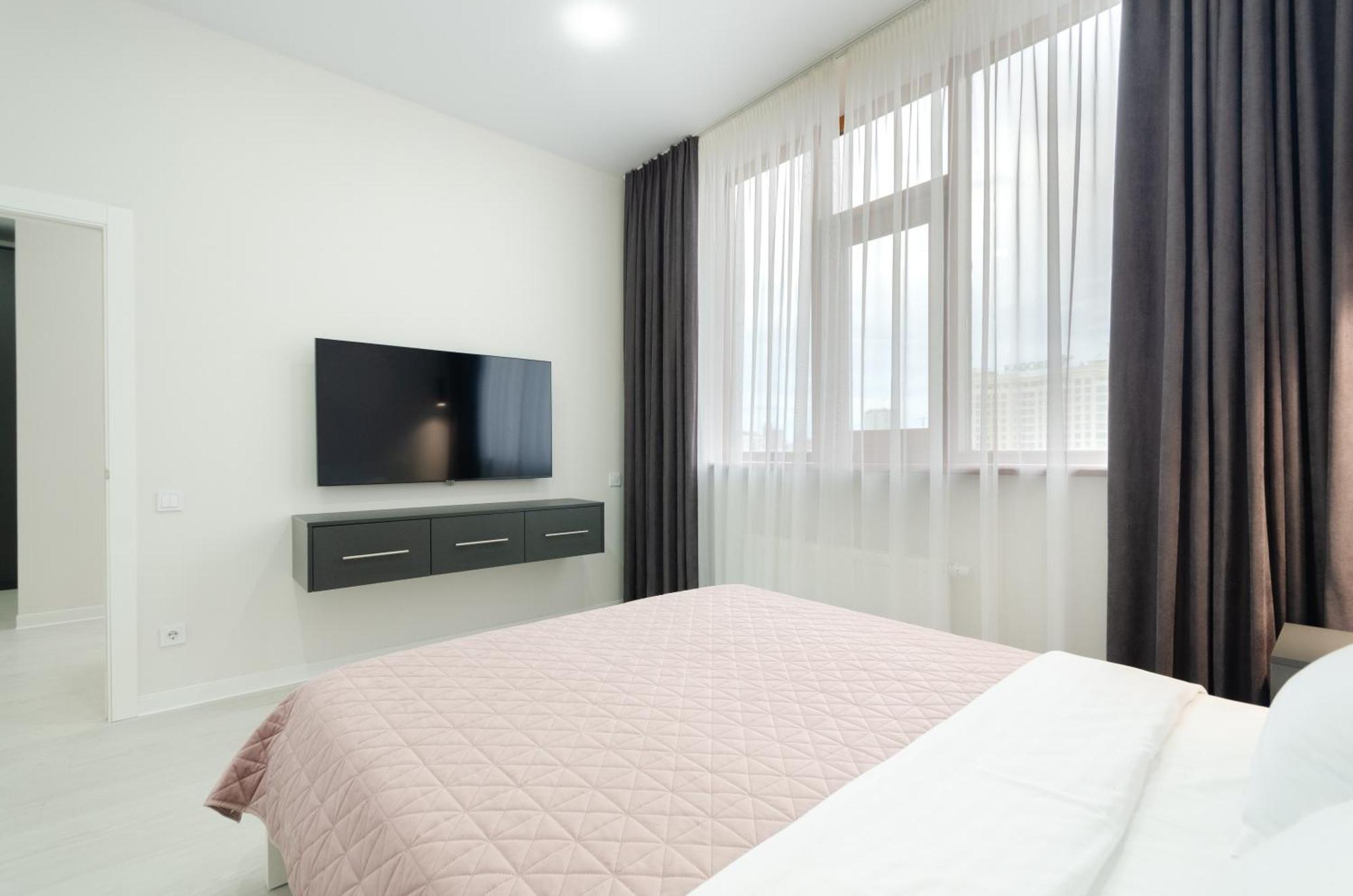 Petrovdom Inn Rc Diplomat Hall -The Smart Hotel Apartment Panoramic City View I Kiev Dış mekan fotoğraf